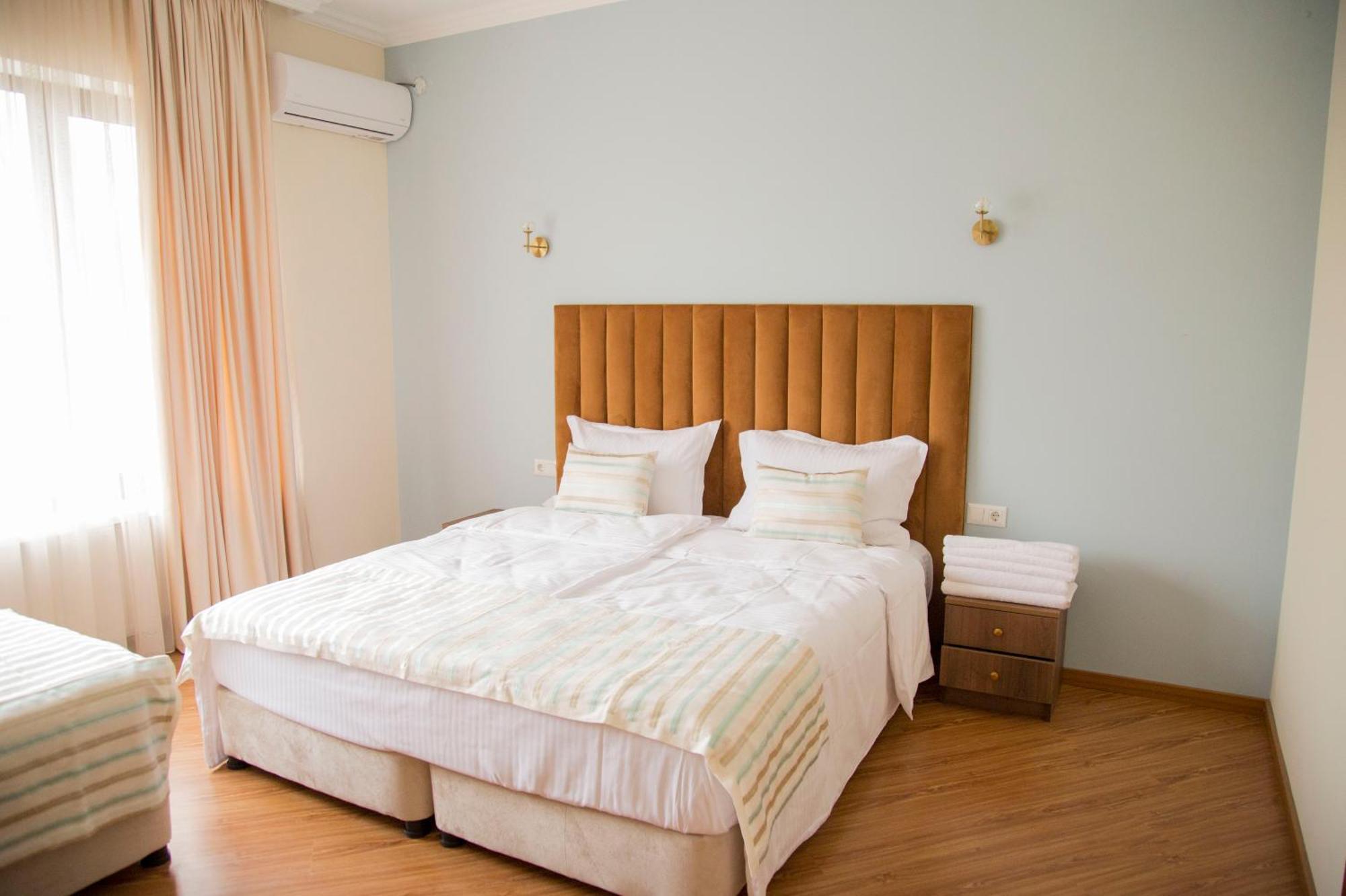 Phazisi Hotel Tbiliszi Kültér fotó